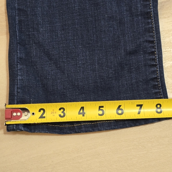 Levis Jeans Womens Size 6 W28 L32 Blue Classic Bootcut Dark Wash Denim MidRise - Picture 10 of 16